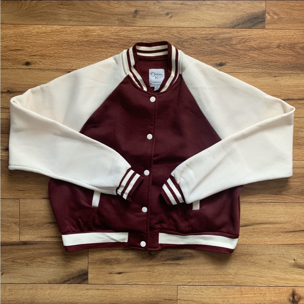 🏁Womens letterman jacket

#sweater
#Jacket
#fashion
#womens
#vintage